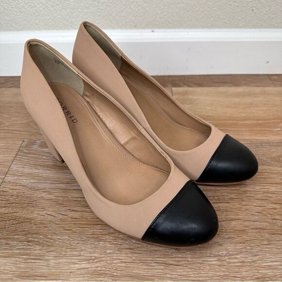 Torrid Beige Black Two-Tone Faux Leather Pump - Picture 3 of 12
